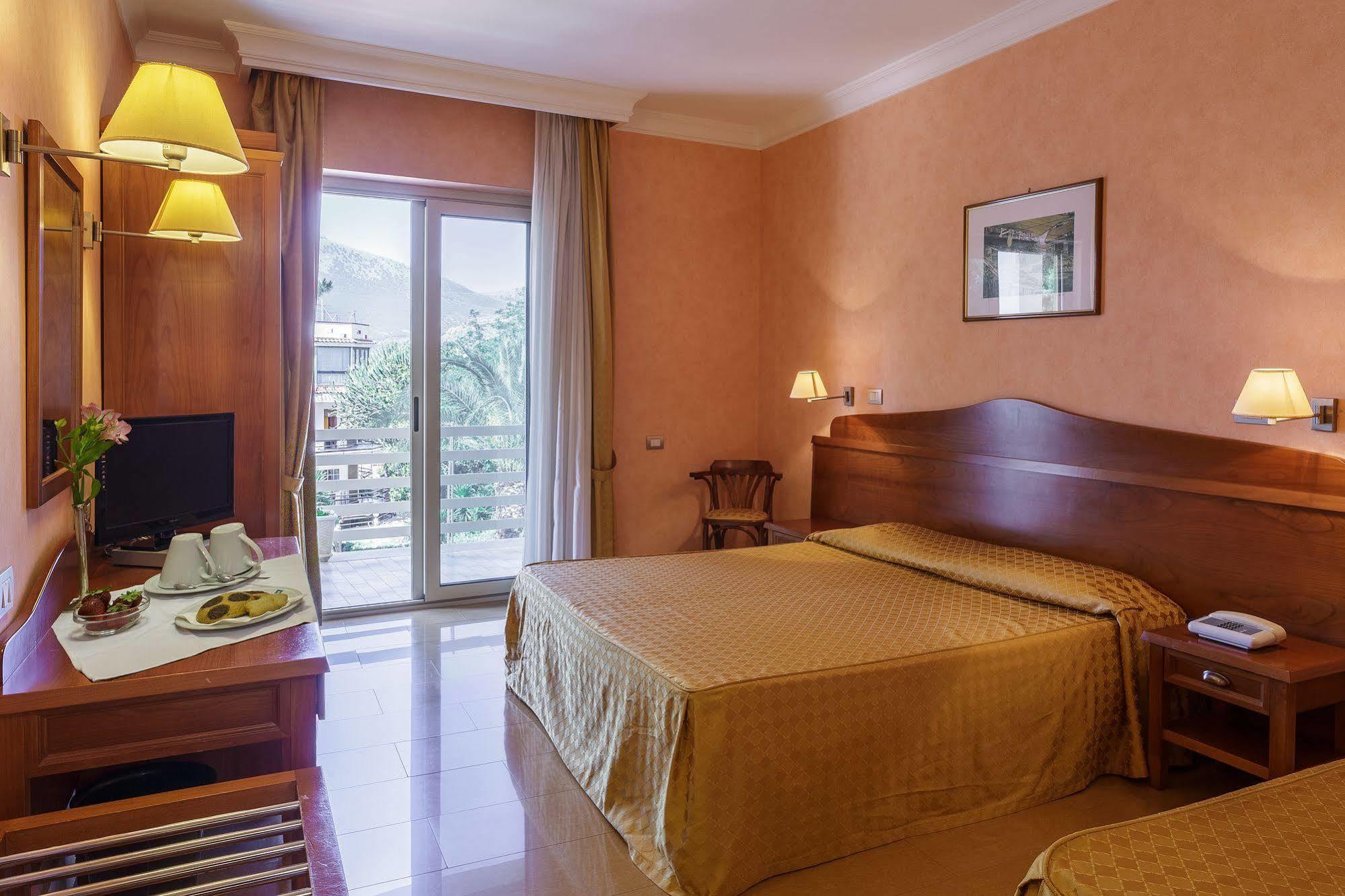 Hotel Conchiglia D'oro 3*